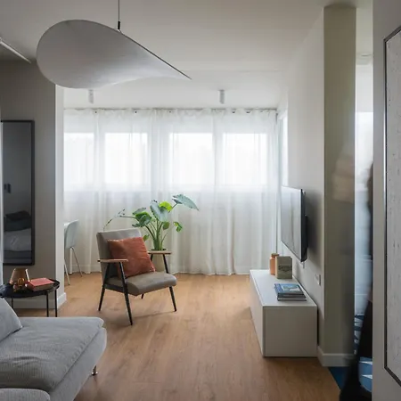 Indigo - Brand New 스플리트