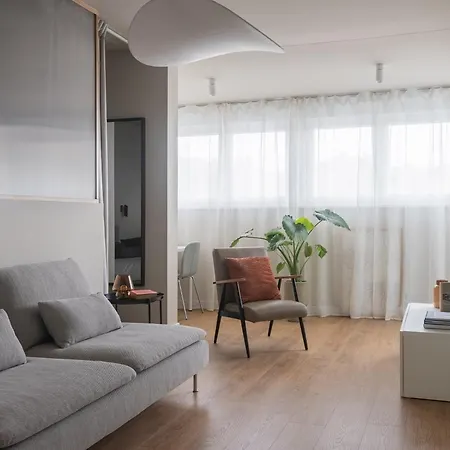 Indigo - Brand New Apartment Split